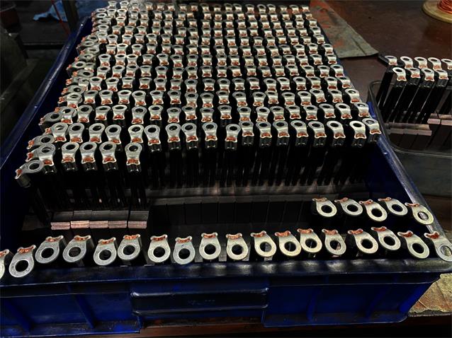 Giá bán: 100,000, Điện thoại: 0982209282, quanglan77.ant@gmail.com